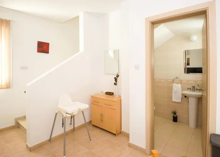 Mandy Willa Protaras